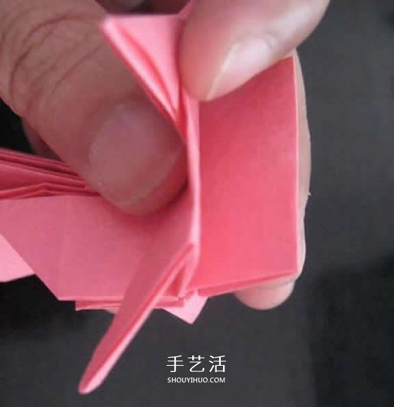 赠送初恋的小礼物！折纸蔷薇戒指的折法图解 -  www.shouyihuo.com