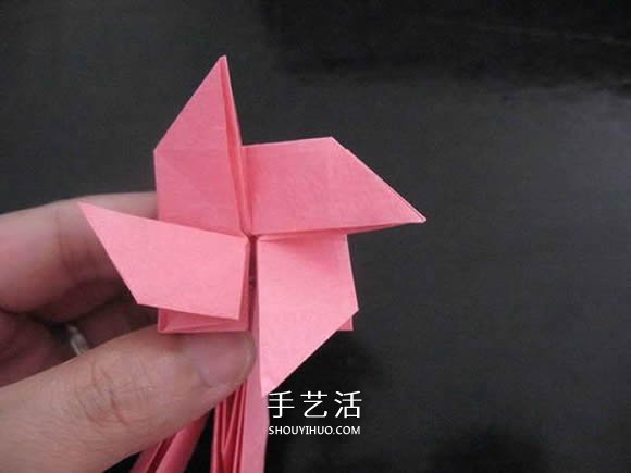 赠送初恋的小礼物！折纸蔷薇戒指的折法图解 -  www.shouyihuo.com