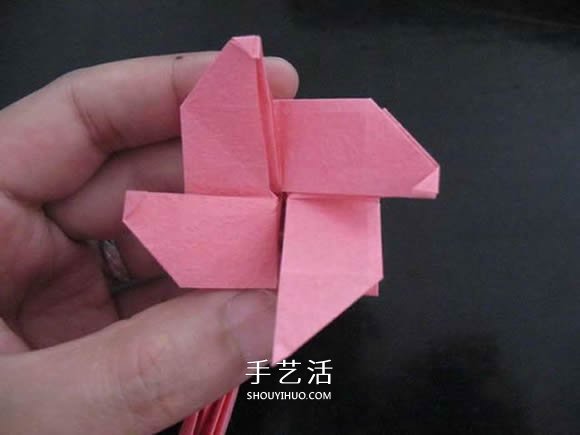 赠送初恋的小礼物！折纸蔷薇戒指的折法图解 -  www.shouyihuo.com