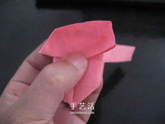 赠送初恋的小礼物！折纸蔷薇戒指的折法图解 -  www.shouyihuo.com