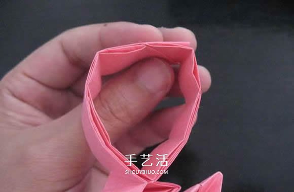 赠送初恋的小礼物！折纸蔷薇戒指的折法图解 -  www.shouyihuo.com