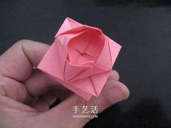 赠送初恋的小礼物！折纸蔷薇戒指的折法图解 -  www.shouyihuo.com