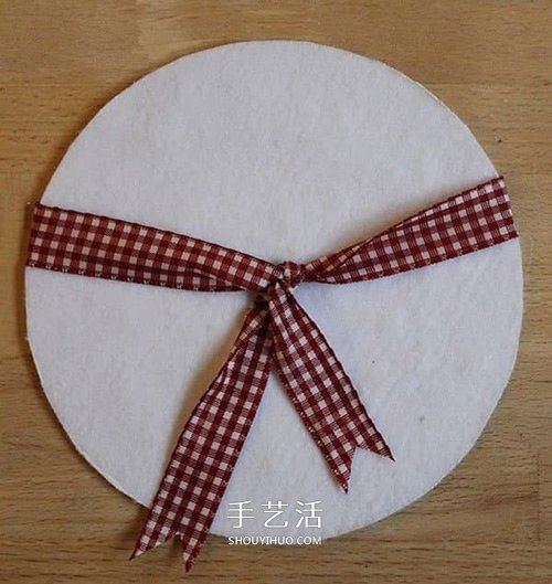 新年挂饰小制作：用不织布和光盘做雪人挂饰 -  www.shouyihuo.com