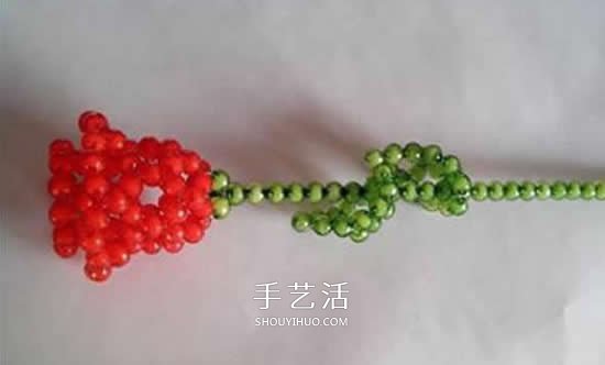 情人节串珠玫瑰花DIY 用串珠做红玫瑰的方法 -  www.shouyihuo.com