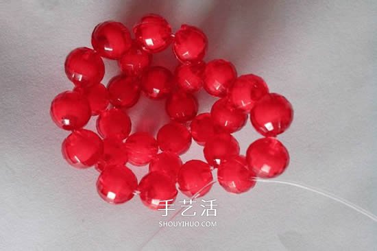 情人节串珠玫瑰花DIY 用串珠做红玫瑰的方法 -  www.shouyihuo.com