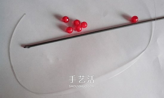 情人节串珠玫瑰花DIY 用串珠做红玫瑰的方法 -  www.shouyihuo.com