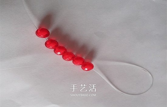 情人节串珠玫瑰花DIY 用串珠做红玫瑰的方法 -  www.shouyihuo.com