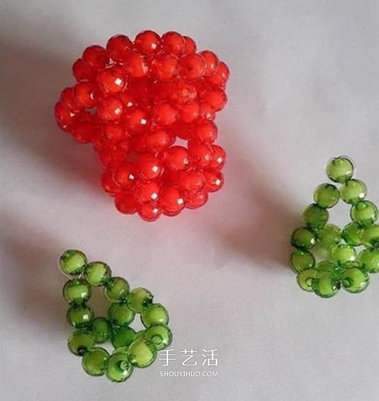 情人节串珠玫瑰花DIY 用串珠做红玫瑰的方法 -  www.shouyihuo.com