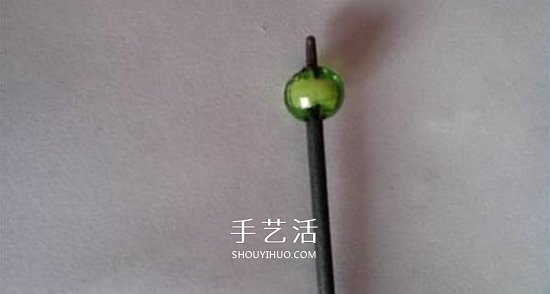 情人节串珠玫瑰花DIY 用串珠做红玫瑰的方法 -  www.shouyihuo.com