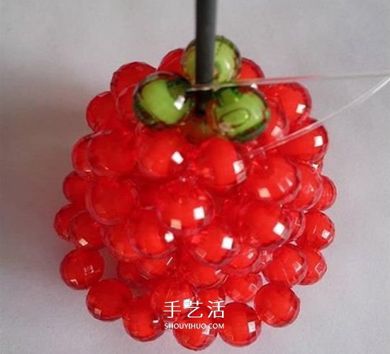 情人节串珠玫瑰花DIY 用串珠做红玫瑰的方法 -  www.shouyihuo.com