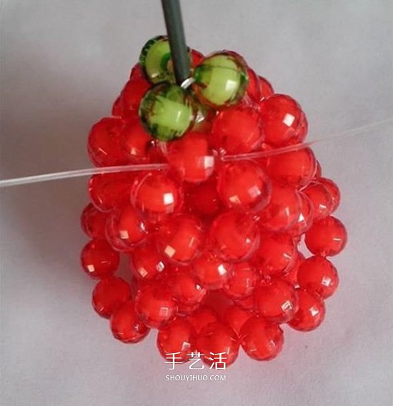 情人节串珠玫瑰花DIY 用串珠做红玫瑰的方法 -  www.shouyihuo.com