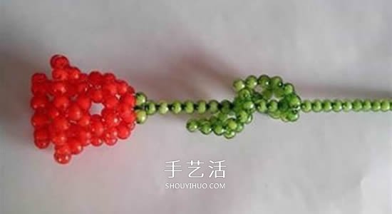 情人节串珠玫瑰花DIY 用串珠做红玫瑰的方法 -  www.shouyihuo.com