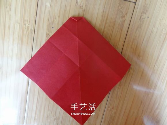 代表美丽和爱情！手工折纸卷心玫瑰步骤图解 -  www.shouyihuo.com
