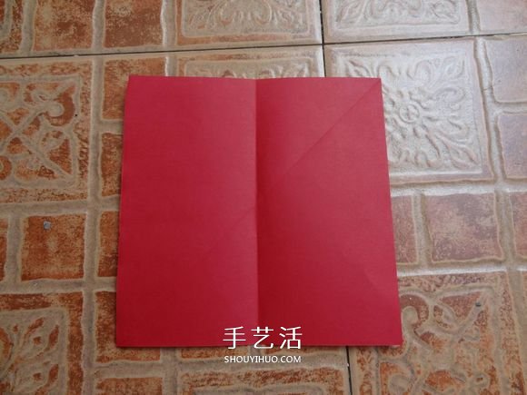 代表美丽和爱情！手工折纸卷心玫瑰步骤图解 -  www.shouyihuo.com