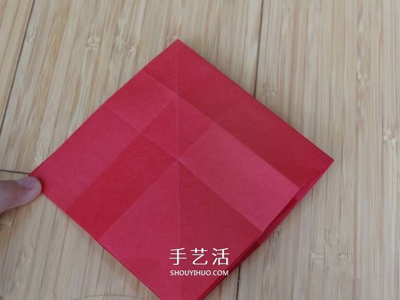 代表美丽和爱情！手工折纸卷心玫瑰步骤图解 -  www.shouyihuo.com