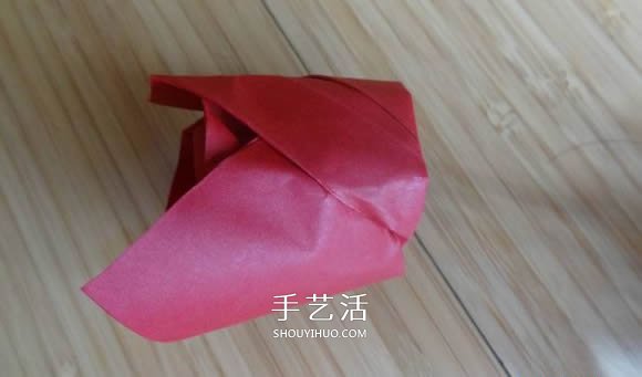 代表美丽和爱情！手工折纸卷心玫瑰步骤图解 -  www.shouyihuo.com