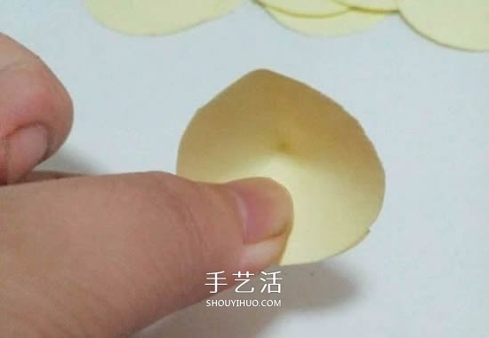 简单纸花怎么做图解 组合式花朵的制作方法 -  www.shouyihuo.com