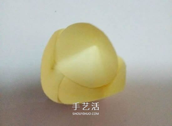 简单纸花怎么做图解 组合式花朵的制作方法 -  www.shouyihuo.com