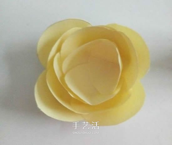 简单纸花怎么做图解 组合式花朵的制作方法 -  www.shouyihuo.com