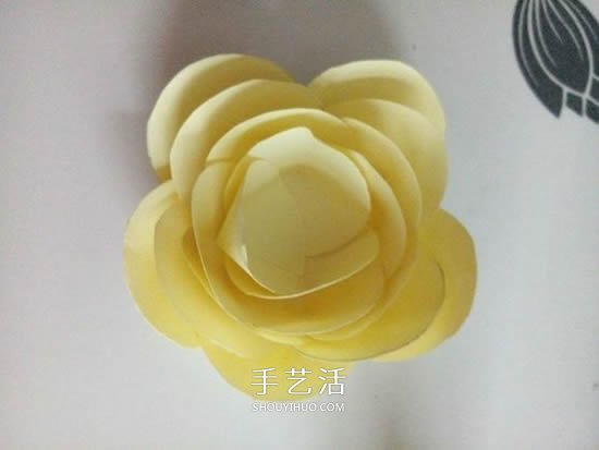 简单纸花怎么做图解 组合式花朵的制作方法 -  www.shouyihuo.com