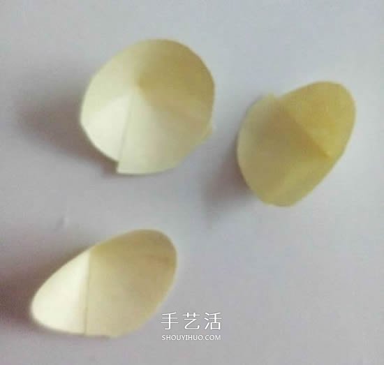 简单纸花怎么做图解 组合式花朵的制作方法 -  www.shouyihuo.com