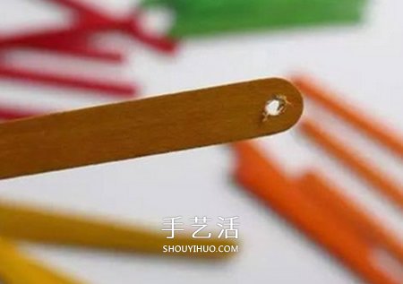 雪糕棒做纸扇子的方法 儿童手工纸扇的做法 -  www.shouyihuo.com