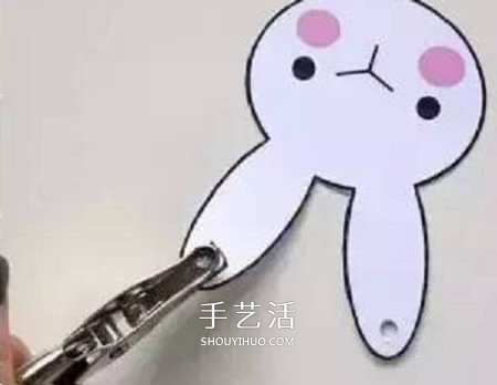 简单幼儿小手工 可爱的中秋节小白兔挂饰制作 -  www.shouyihuo.com