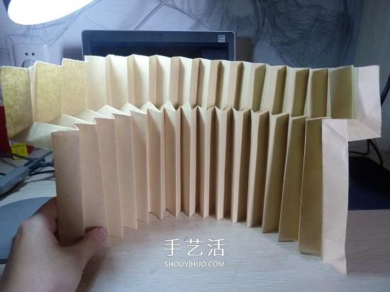 创意纸灯罩的折纸方法 漂亮灯罩的折法图解 -  www.shouyihuo.com