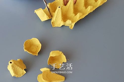 鸡蛋托做娃娃的方法 废物利用DIY人偶娃娃挂饰 -  www.shouyihuo.com