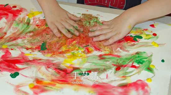 感受秋天的味道！幼儿手工制作树叶挂饰的方法 -  www.shouyihuo.com