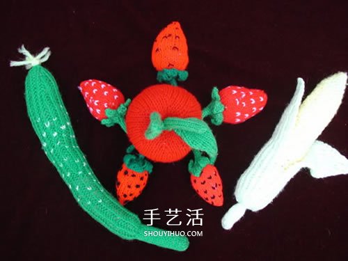 用毛线做水果的作品图片 还能当做趣味靠枕 -  www.shouyihuo.com