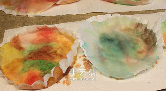 简单幼儿小制作：欢迎秋天的树叶卡片做法 -  www.shouyihuo.com
