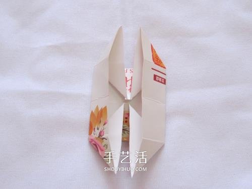 废纸折花型笔筒的折法 还可以当垃圾盒使用 -  www.shouyihuo.com
