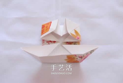 废纸折花型笔筒的折法 还可以当垃圾盒使用 -  www.shouyihuo.com