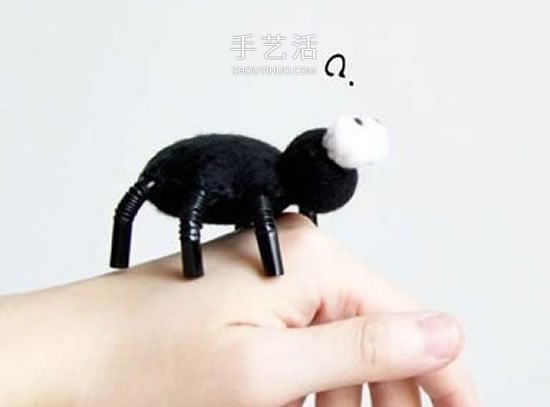 手工蜘蛛怎么做图解 吸管手工制作万圣节蜘蛛 -  www.shouyihuo.com
