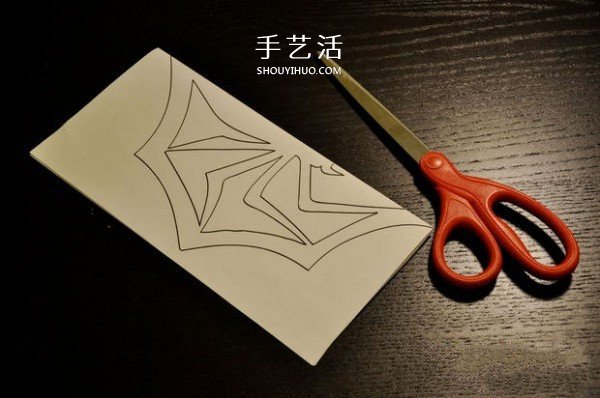 万圣节蜘蛛剪纸的教程 含蜘蛛图纸下载打印 -  www.shouyihuo.com