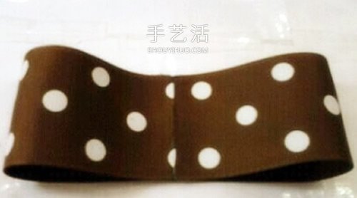 用两种颜色缎带 DIY制作双色蝴蝶结发卡图解 -  www.shouyihuo.com