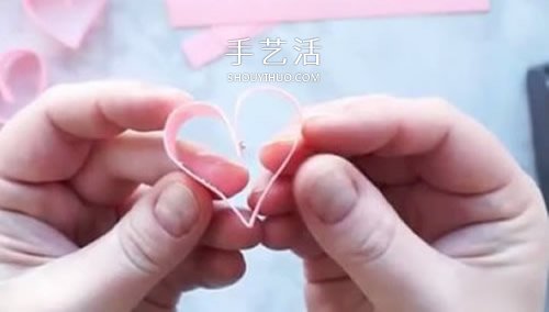 幼儿园手工小制作 用卡纸做母亲节爱心卡片 -  www.shouyihuo.com