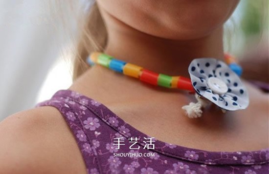 绚丽的颈间彩虹！吸管手工制作美丽项链的方法 -  www.shouyihuo.com