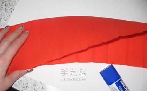 皱纹纸做花：漂亮纸玫瑰花的制作方法图解 -  www.shouyihuo.com