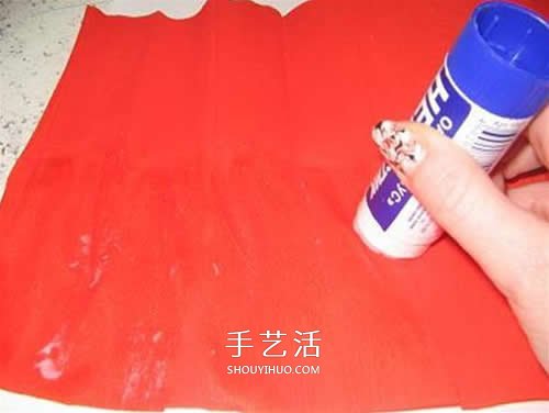 皱纹纸做花：漂亮纸玫瑰花的制作方法图解 -  www.shouyihuo.com