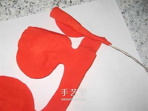 皱纹纸做花：漂亮纸玫瑰花的制作方法图解 -  www.shouyihuo.com