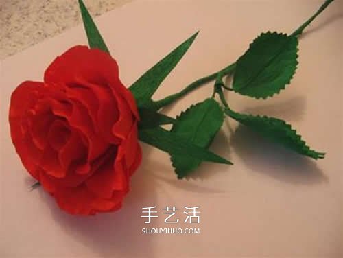 皱纹纸做花：漂亮纸玫瑰花的制作方法图解 -  www.shouyihuo.com
