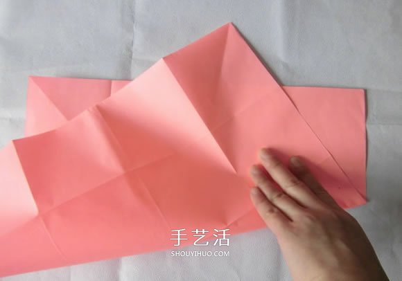 百合花纸巾盒的折法 带花纸巾盒怎么折图解 -  www.shouyihuo.com