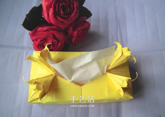 百合花纸巾盒的折法 带花纸巾盒怎么折图解 -  www.shouyihuo.com