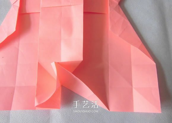 百合花纸巾盒的折法 带花纸巾盒怎么折图解 -  www.shouyihuo.com