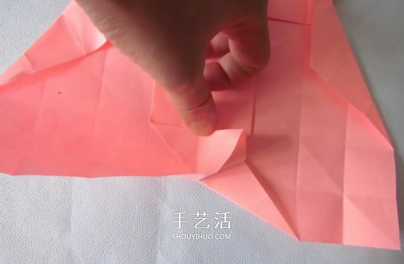 百合花纸巾盒的折法 带花纸巾盒怎么折图解 -  www.shouyihuo.com