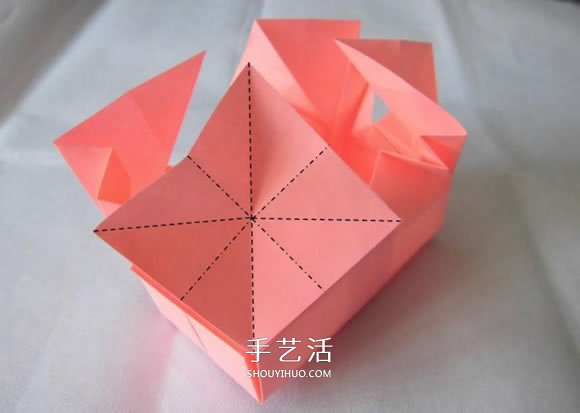 百合花纸巾盒的折法 带花纸巾盒怎么折图解 -  www.shouyihuo.com