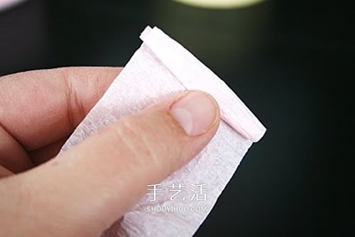 皱纹纸做玫瑰花球的方法 唯美的婚庆装饰物！ -  www.shouyihuo.com