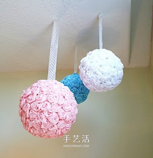 皱纹纸做玫瑰花球的方法 唯美的婚庆装饰物！ -  www.shouyihuo.com